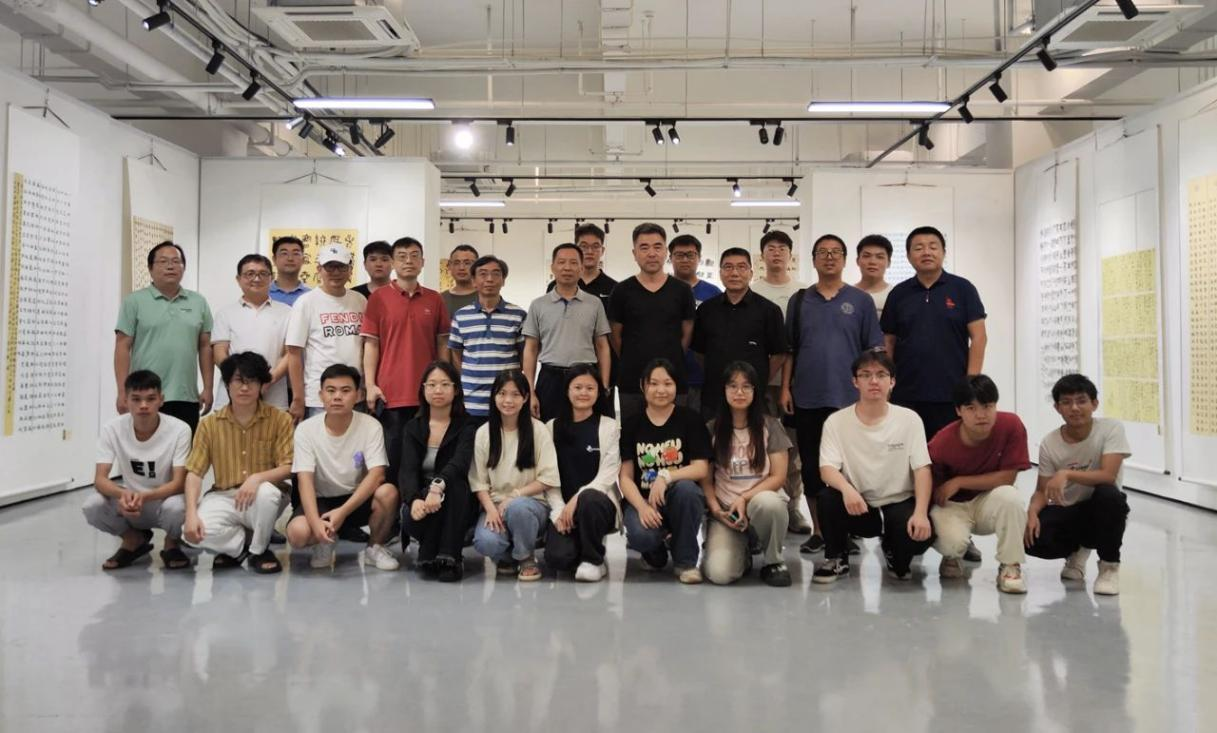 海南省书法家协会专家组参观美术学院2024届书法专业学生毕业创作展