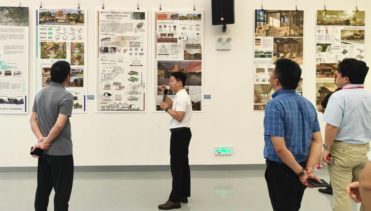 海南师范大学廉洁文化作品展在美术馆开幕