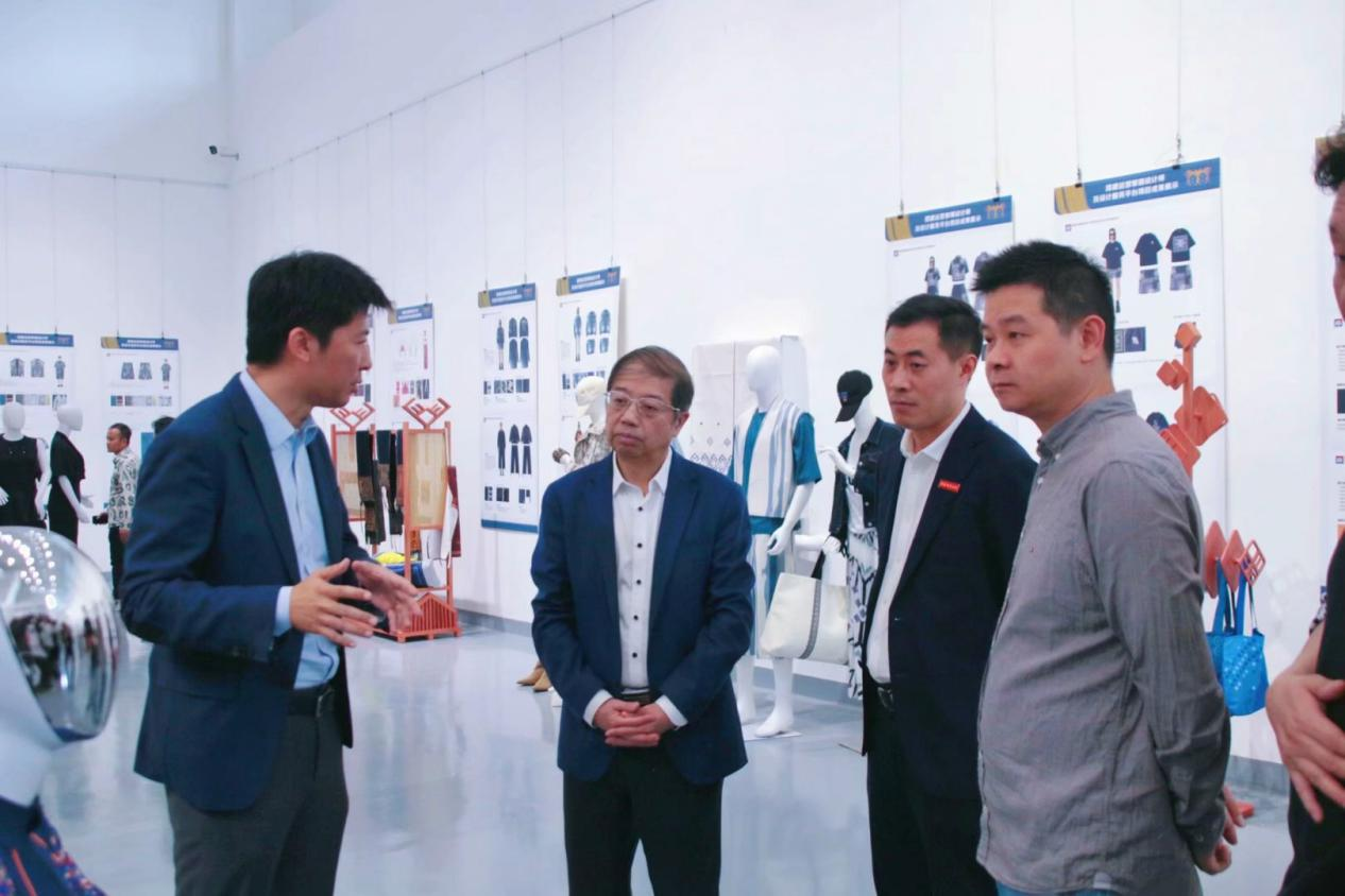 海南省第八届大学生艺术展演活动在海南师范大学图书馆隆重开幕
