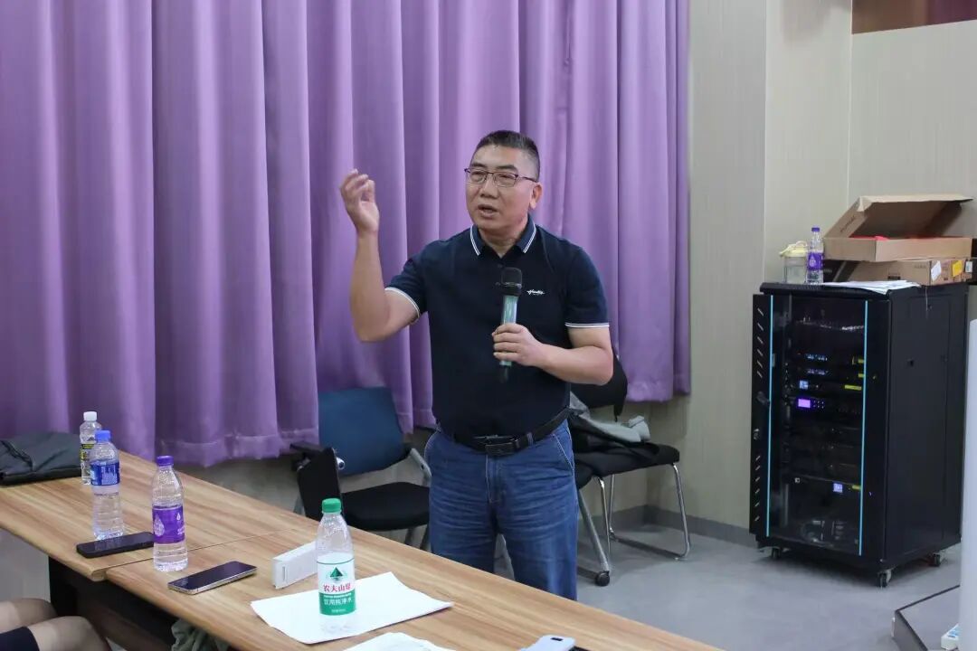 杨文修副主席在美术学院举办“隶书的传承文脉与技法赏析”研讨会