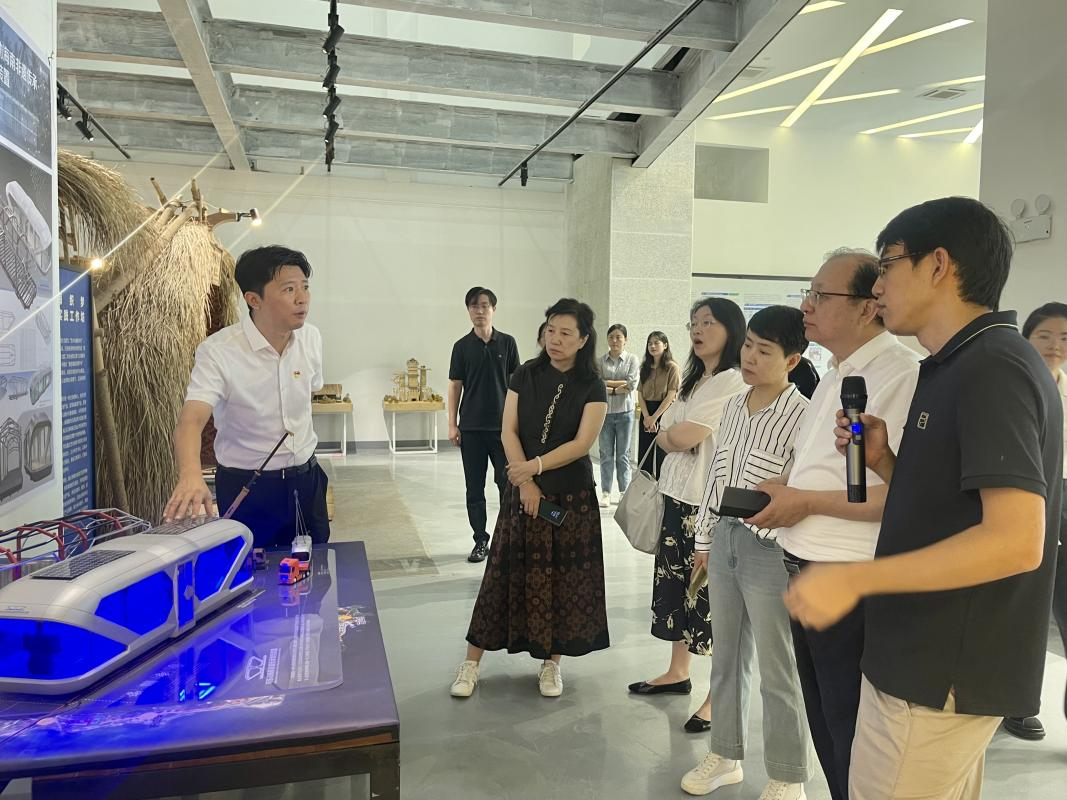 中国非物质文化遗产馆党委书记王晨阳一行莅临美术学院调研