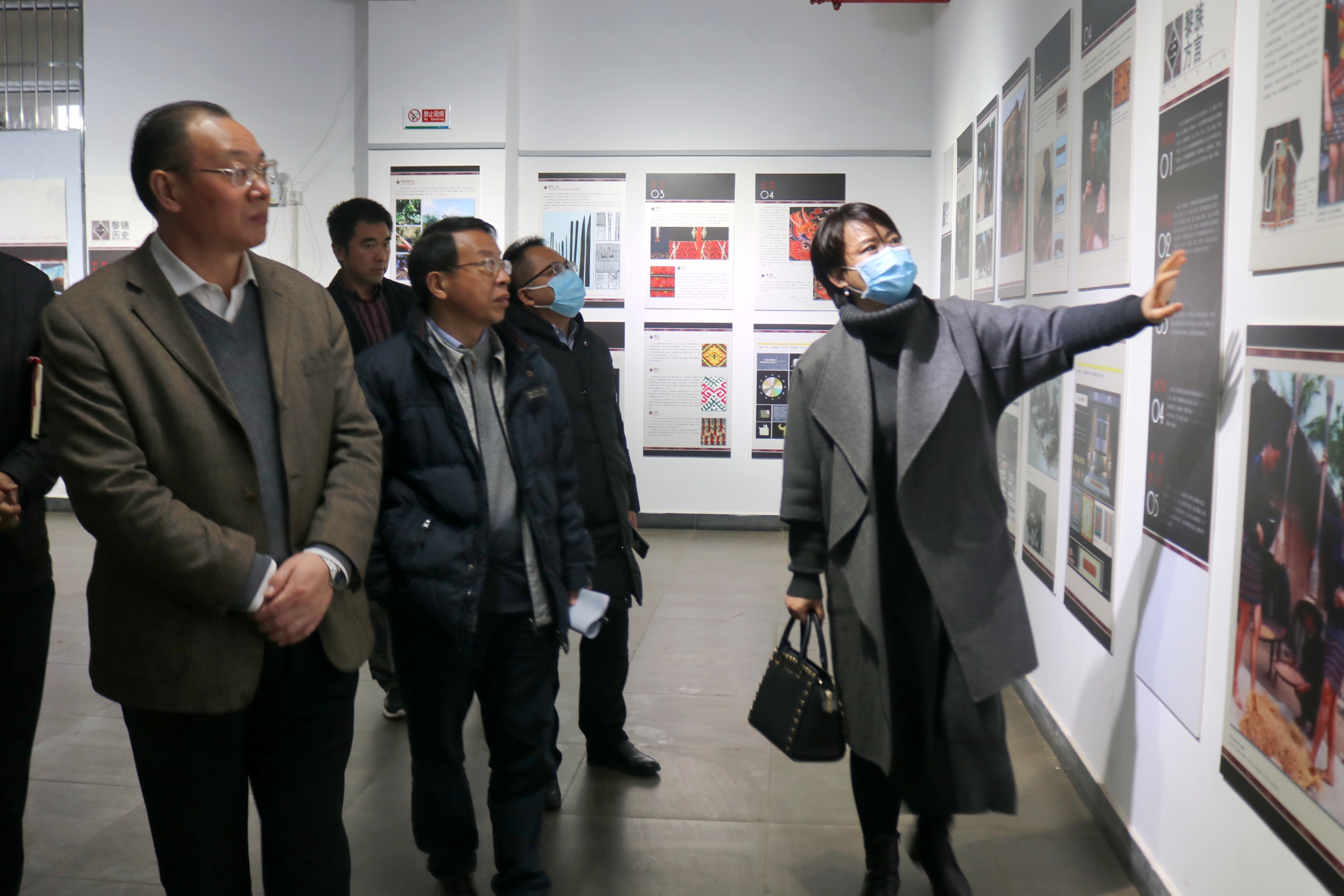 海南师范大学省级特色重点学科——美术学  教育厅评估专家组到我院进行评估验收实地考