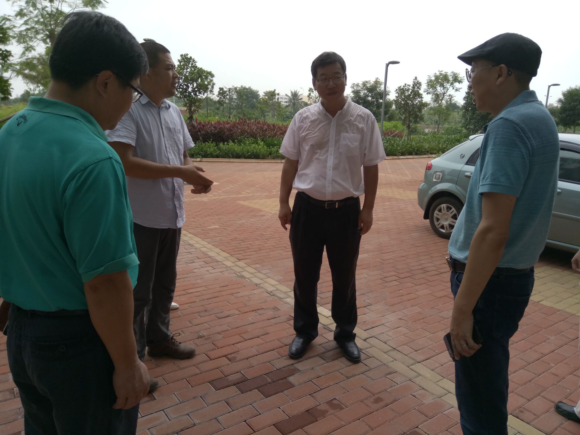 林强校长一行来美术学院调研