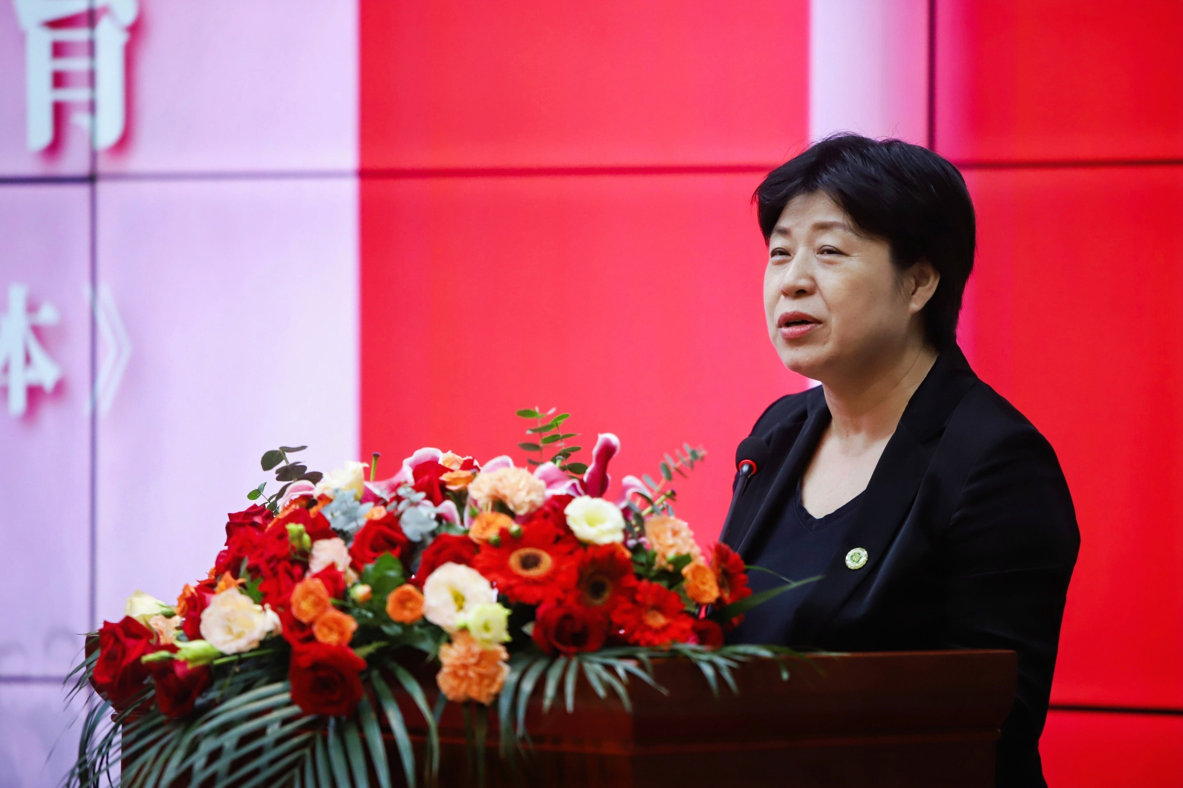 弘扬琼崖革命精神  普及爱国美术教育——《海南红色经典故事系列绘本》新书发布会隆重