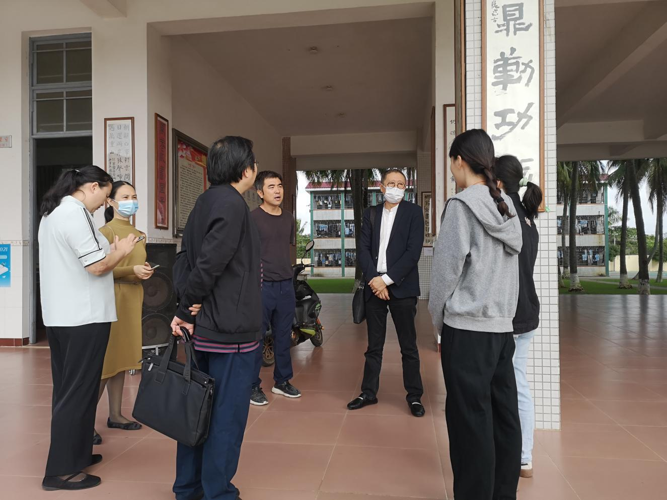 美术学院赴文昌市多个实习单位巡查教育实习工作情况